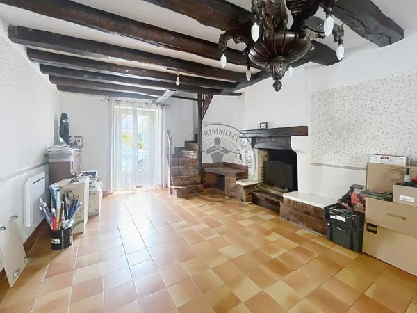 Vente                                                      Maison
                        
                     5 pièces                      167 m2                     à Auneau