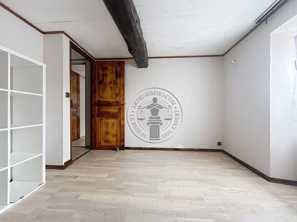 Vente                                                      Maison
                        
                     5 pièces                      167 m2                     à Auneau