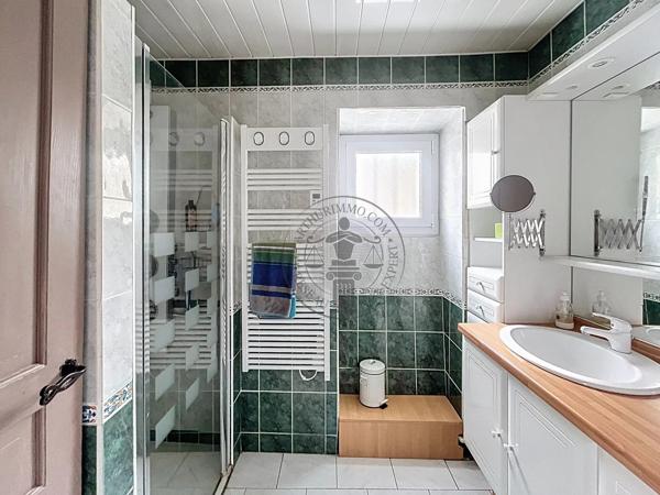 Vente                                                      Maison
                        
                     5 pièces                      167 m2                     à Auneau