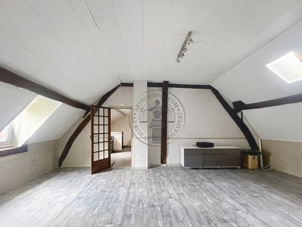 Vente                                                      Maison
                        
                     5 pièces                      167 m2                     à Auneau