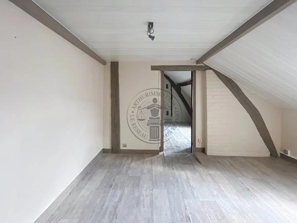 Vente                                                      Maison
                        
                     5 pièces                      167 m2                     à Auneau