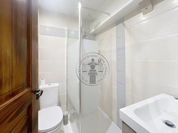 Vente                                                      Maison
                        
                     5 pièces                      167 m2                     à Auneau