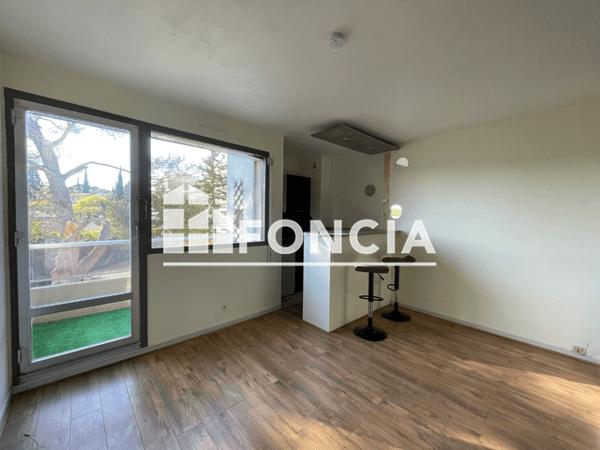 Location Studio 21.26 m² - 30 RUE MONTAURY Nimes 30900