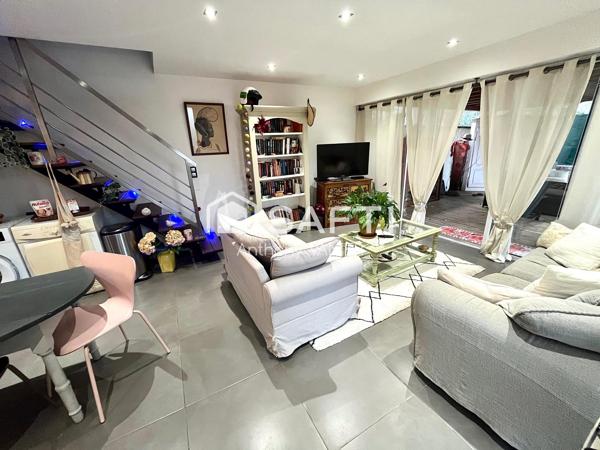 Jolie maison au calme dans copropriété avec piscine