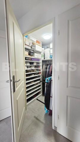 Appartement d’exception au dernier étage d’une résidence récente, offrant terrasse avec vue dégagée,