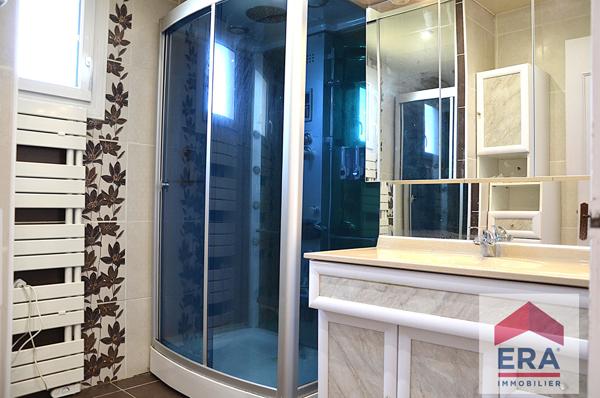 Maison Lapalud 5 pièce(s) 180m2