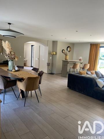 Maison à vendre 6 pièces 171 m² Andrézieux-Bouthéon