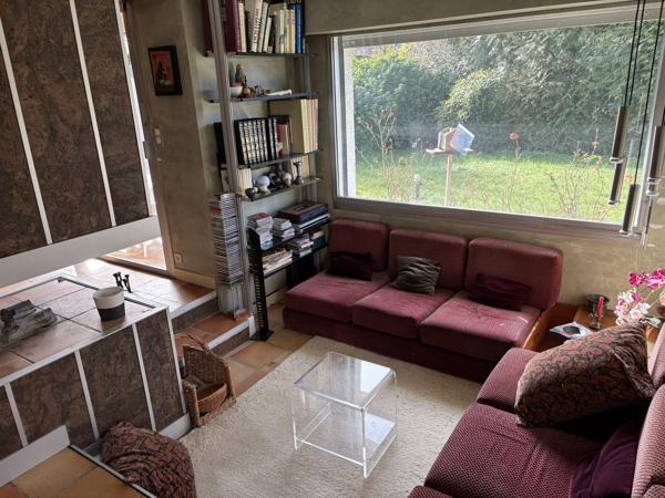 BELLE MAISON D’ARCHITECTE DE 152 M² DANS PETITE RÉSIDENCE PROCHE GARE ET CENTRE VILLE CHÂTELLERAULT Réf 2664