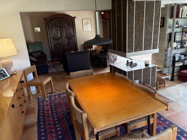 BELLE MAISON D’ARCHITECTE DE 152 M² DANS PETITE RÉSIDENCE PROCHE GARE ET CENTRE VILLE CHÂTELLERAULT Réf 2664