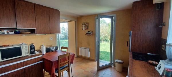 BELLE MAISON D’ARCHITECTE DE 152 M² DANS PETITE RÉSIDENCE PROCHE GARE ET CENTRE VILLE CHÂTELLERAULT Réf 2664