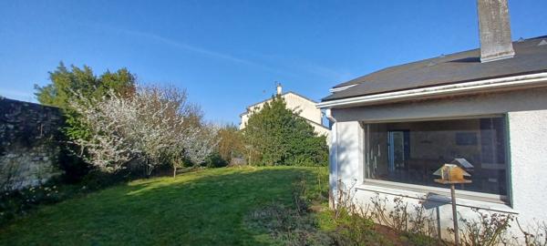 BELLE MAISON D’ARCHITECTE DE 152 M² DANS PETITE RÉSIDENCE PROCHE GARE ET CENTRE VILLE CHÂTELLERAULT Réf 2664