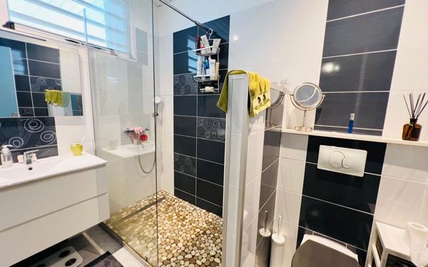 Maison à vendre    4 pièces •  Remire-Montjoly