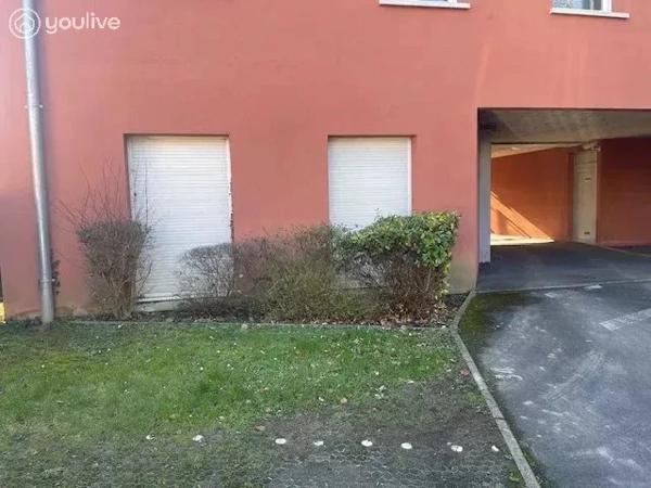 Local d’activité de 44 m avec 2 places de parking