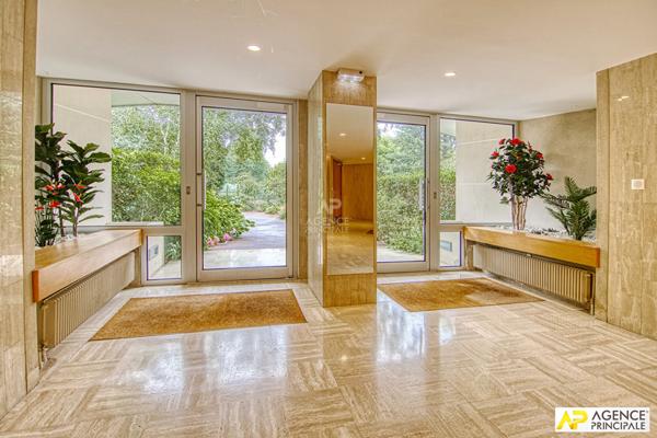 Versailles Clagny Appartement 5 pièces 113 m² rez-de-jardin avec ascenseur, cave et parking et box en sous-sol €690 000 ** - Référence 25413