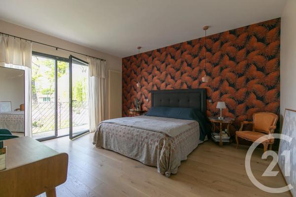Maison à vendre  7 pièces - 259,03 m 2   LA VARENNE ST HILAIRE  - 94