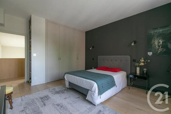 Maison à vendre  7 pièces - 259,03 m 2   LA VARENNE ST HILAIRE  - 94
