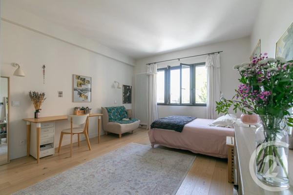 Maison à vendre  7 pièces - 259,03 m 2   LA VARENNE ST HILAIRE  - 94