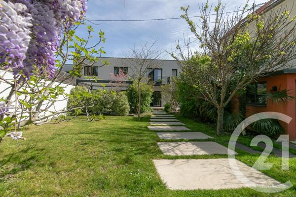 Maison à vendre  7 pièces - 259,03 m 2   LA VARENNE ST HILAIRE  - 94