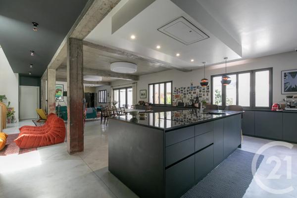 Maison à vendre  7 pièces - 259,03 m 2   LA VARENNE ST HILAIRE  - 94