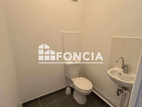 Location Appartement 3 pièces 81.89 m² - 9 AVENUE GI LAPERRINE Caen 14000