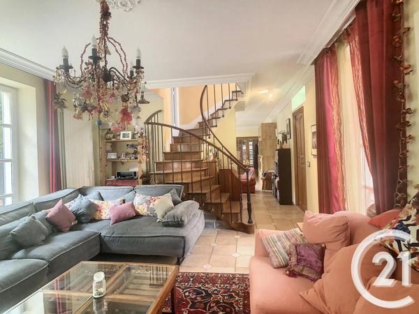 Maison à vendre  8 pièces - 260,25 m 2   IVRY SUR SEINE  - 94