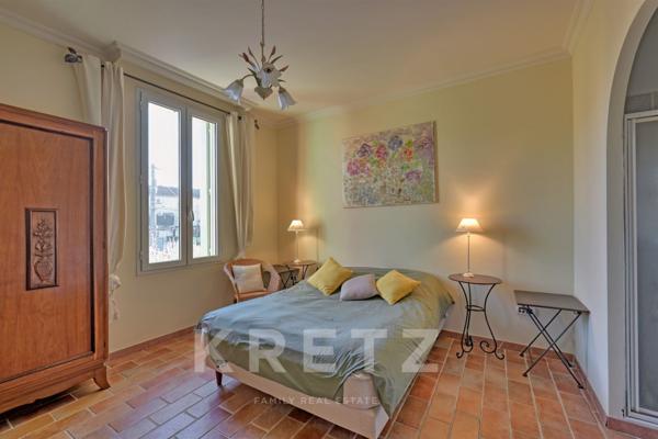 Maison de charme avec piscine et jardin intimiste au cœur de Générac, entre Nîmes et Camargues