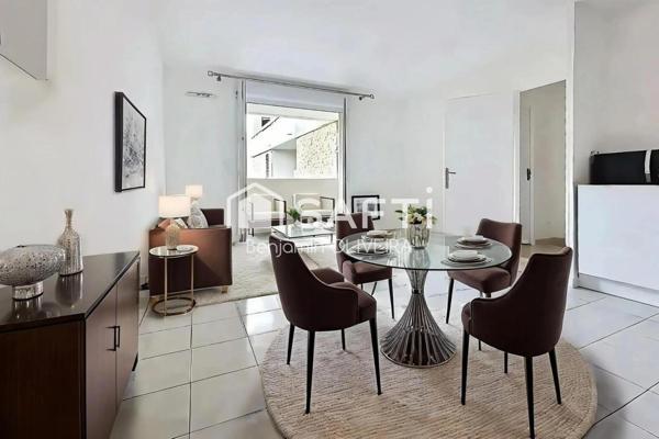 Appartement T2 pièces avec terrasse  – Marseille