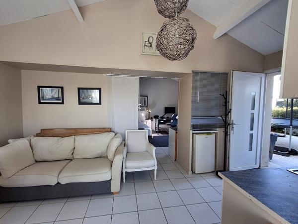 Maison 4 chambres de 175m² et un T2 de 40m² Saint vivien Maison 4 chambres de 175m² et un T2 de 40m² Saint vivien