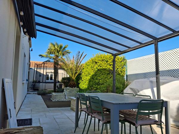 Maison 4 chambres de 175m² et un T2 de 40m² Saint vivien Maison 4 chambres de 175m² et un T2 de 40m² Saint vivien
