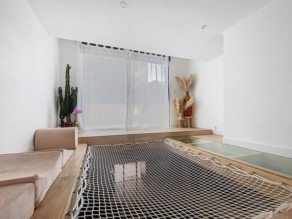 Maison de ville rénovée avec prestations haut de gamme – 118 m²