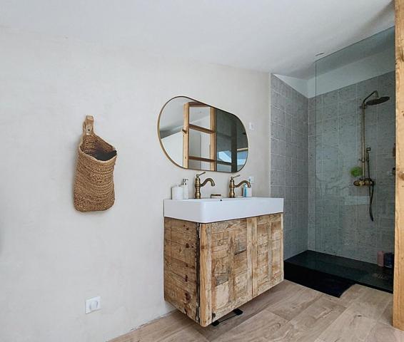 Maison de ville rénovée avec prestations haut de gamme – 118 m²