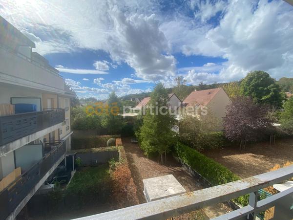 Vente
                Appartement32 m² - 1 Pièce -
                    MONTLHERY (91310)