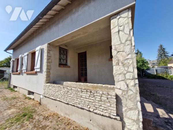 A VENDRE - ORLEANS Maison charmante en briques de 137 m² sur un terrain d'environ 1330 m²