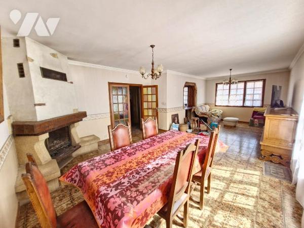 A VENDRE - ORLEANS Maison charmante en briques de 137 m² sur un terrain d'environ 1330 m²