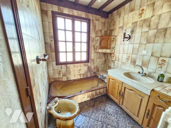 A VENDRE - ORLEANS Maison charmante en briques de 137 m² sur un terrain d'environ 1330 m²