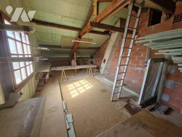 A VENDRE - ORLEANS Maison charmante en briques de 137 m² sur un terrain d'environ 1330 m²
