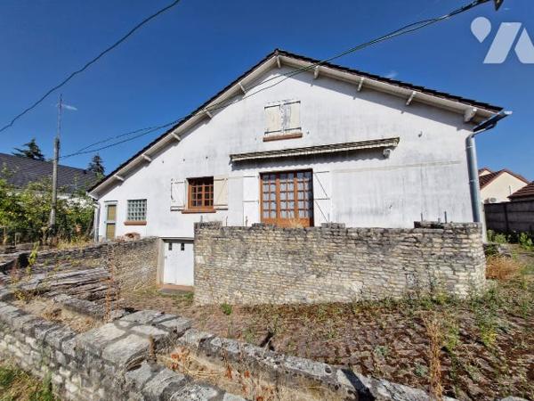 A VENDRE - ORLEANS Maison charmante en briques de 137 m² sur un terrain d'environ 1330 m²