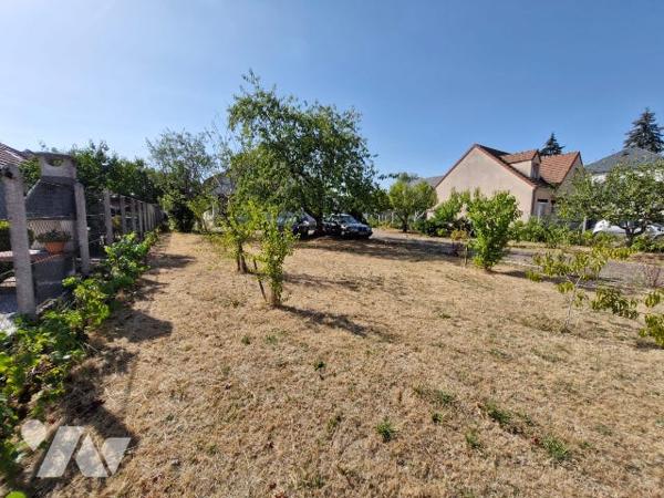 A VENDRE - ORLEANS Maison charmante en briques de 137 m² sur un terrain d'environ 1330 m²