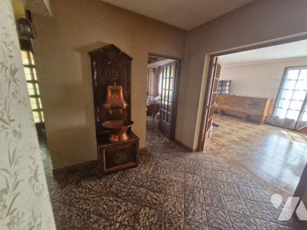A VENDRE - ORLEANS Maison charmante en briques de 137 m² sur un terrain d'environ 1330 m²