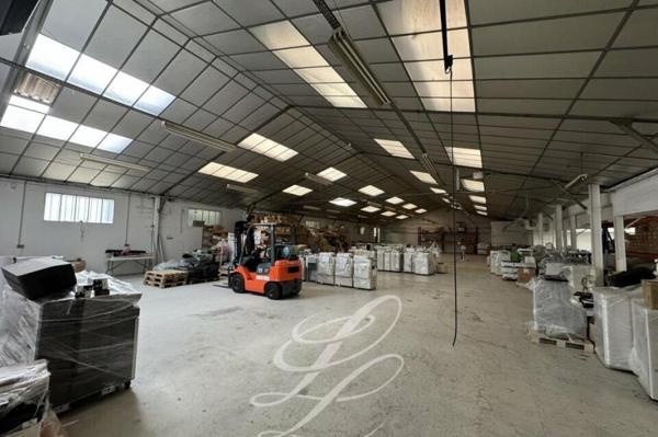 Location - ENTREPOT 2000 m 2
