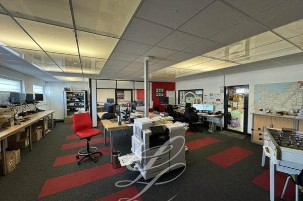 Location - ENTREPOT 2000 m 2