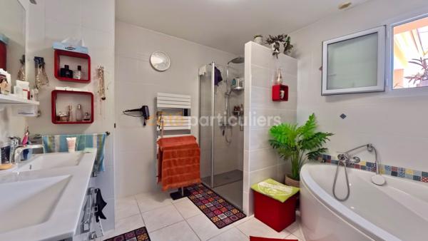 Vente
                Maison112,93 m² - 4 Pièces -
                    LES SABLES D OLONNE (85340)