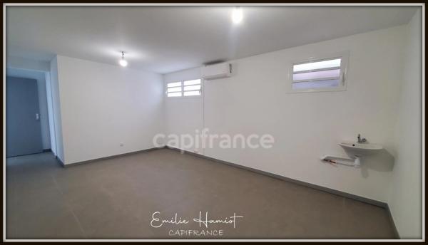 Ducos - Local professionnel dans centre médical - 20m²