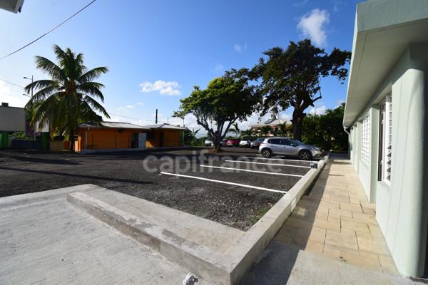 Ducos - Local professionnel dans centre médical - 20m²