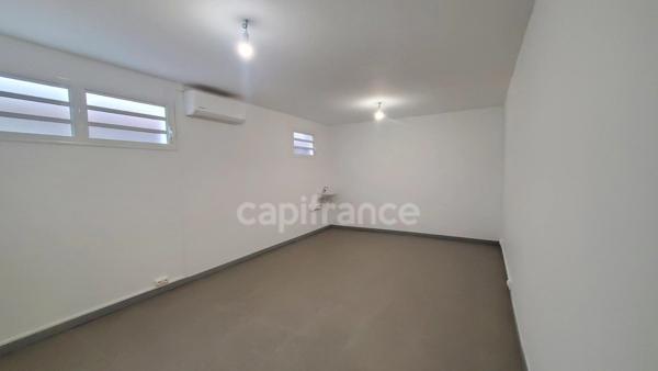 Ducos - Local professionnel dans centre médical - 20m²