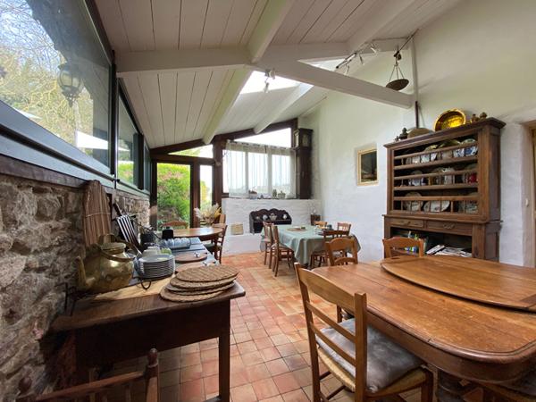 A VENDRE ! Maison d'Exception à Dinan, avec un jardin unique dans le Jerzual