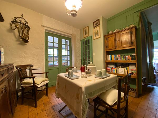 A VENDRE ! Maison d'Exception à Dinan, avec un jardin unique dans le Jerzual