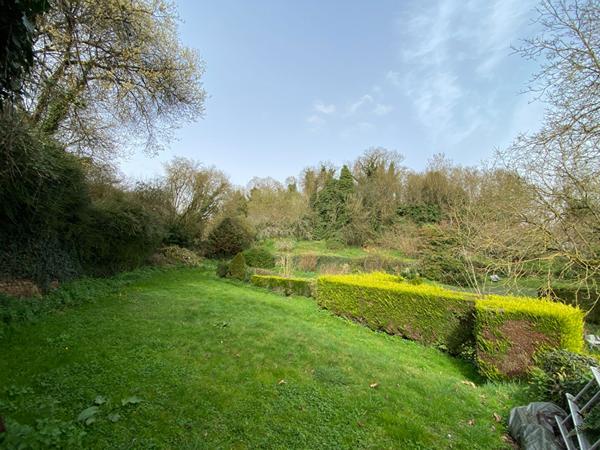 A VENDRE ! Maison d'Exception à Dinan, avec un jardin unique dans le Jerzual
