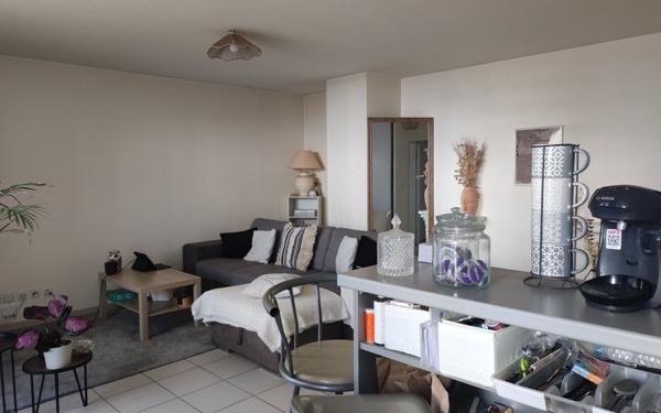 Appartement à vendre    3 pièces • 64,74 m2 Vénissieux