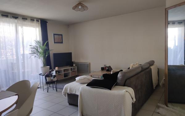 Appartement à vendre    3 pièces • 64,74 m2 Vénissieux